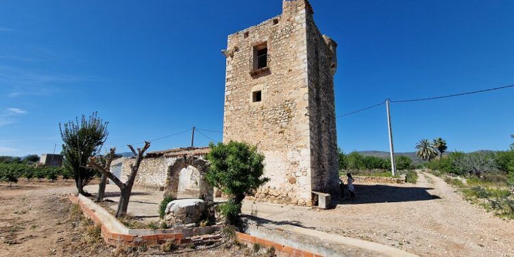 La Ruta de las Torres de Cabanes, una ruta para conocer las torres vigía de la Ribera de Cabanes