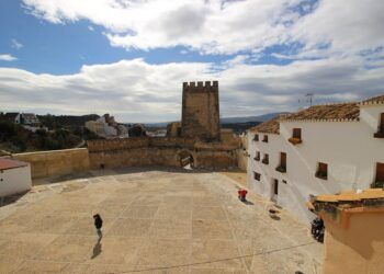 El Castillo de Buñol celebra una feria de gastronomía y artesanía con actividades, catas y música
