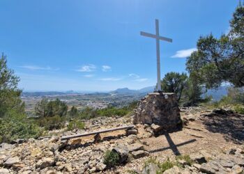 La Cova de la Garganta y el Alt de la Creu, una bella ruta por la huerta de Senija