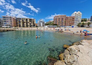 La cala del Faro de Cullera, la única calita de toda la provincia de Valencia