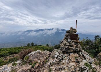La subida al Tossal de la Cuta de Villalonga, la segunda montaña más alta de la Safor