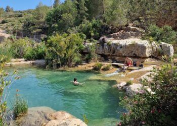 La preciosa ruta llena de cascadas y pozas entre la parte alta de Cueva Turche y el Valle Feliz