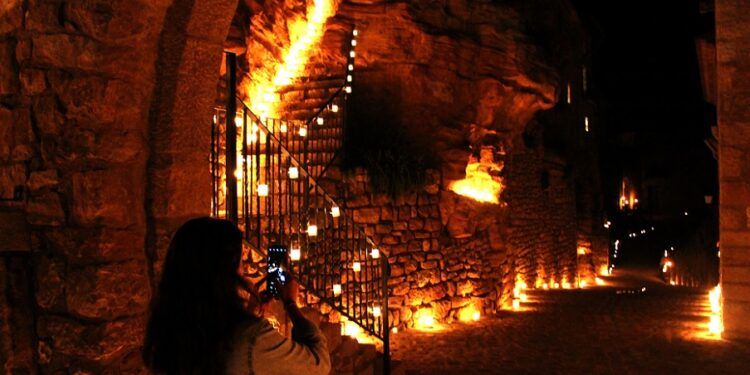Más de 5000 velas y antorchas iluminarán el precioso casco histórico de Culla este sábado