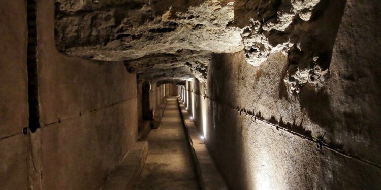 Visitas guiadas gratuitas a la Almoina y a dos refugios de Valencia por el Día de la Arqueología