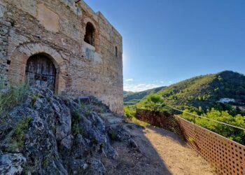 El Castillo de Forna, una bella fortaleza del gótico civil valenciano con espectaculares vistas
