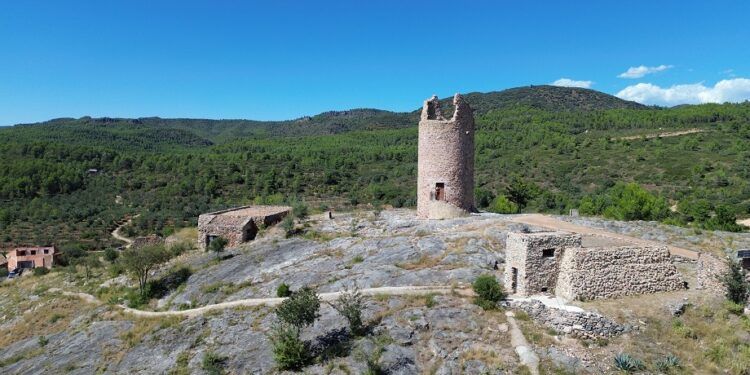 La Torre del Pilón, la emblemática torre árabe del siglo XI que corona la población de Matet