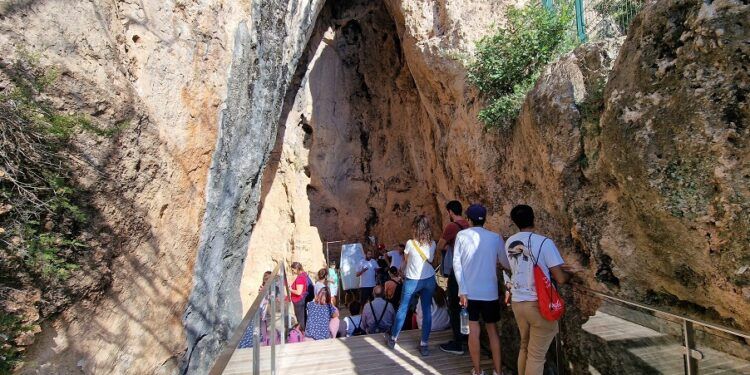La Cova del Parpalló, uno de los conjuntos de arte mueble paleolítico más importantes de Europa