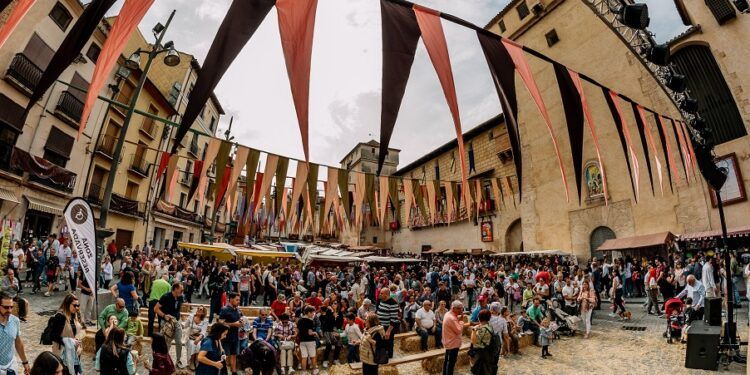 La Fira de Tots Sants de Cocentaina 2023, la más grande de la Comunitat, reabre sus puertas