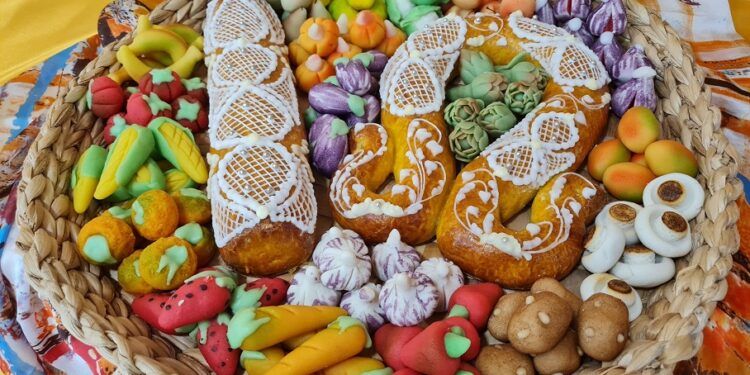 Estos son los premios a la mejor mocadorà y los mejores escaparates por Sant Donís 2023