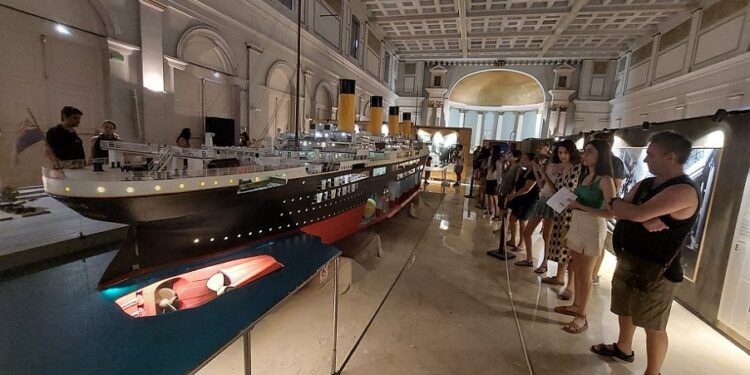 Llega a Valencia una muestra con la maqueta más grande del mundo del Titanic y objetos del barco