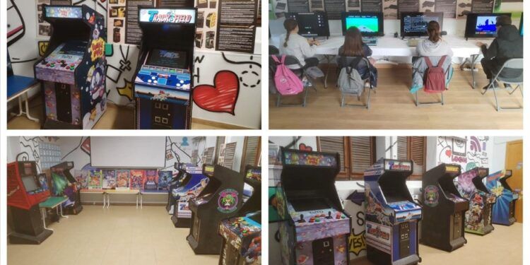 Godella celebra su primera feria del videojuego con máquinas arcade, ordenadores y videoconsolas