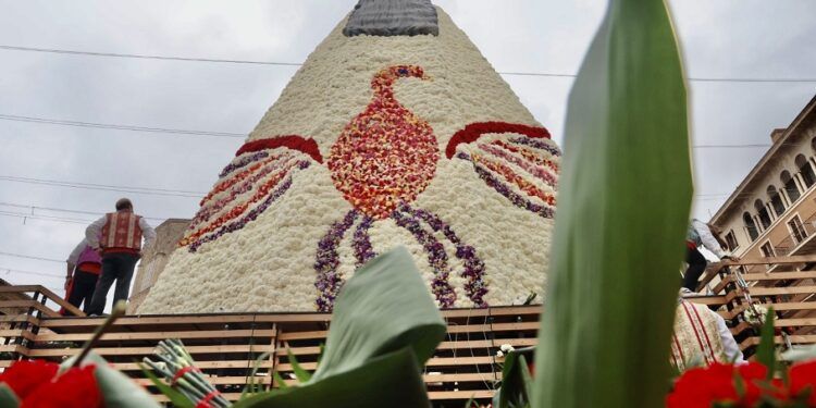 Ofrenda Fallas 2024: guía definitiva con colores del manto floral, horarios y recorrido
