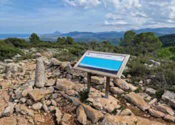 El Cim de Covatelles desde la urbanización Bella Vista de Oliva, una bella ruta por la Serra Gallinera