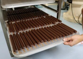 Torrent acoge en San Blas una Feria del Chocolate que reúne a chocolateros de toda la provincia