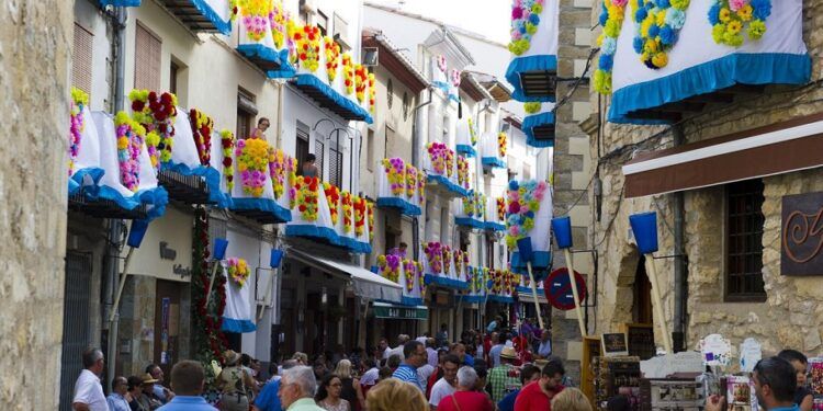 Llega la gran fiesta del Sexenni de Morella para engalanar y llenar de folclore las calles de la villa