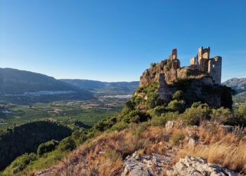 El Camí de la Cadira y el Castillo de la Reina Mora, un bonito recorrido circular en la Valldigna
