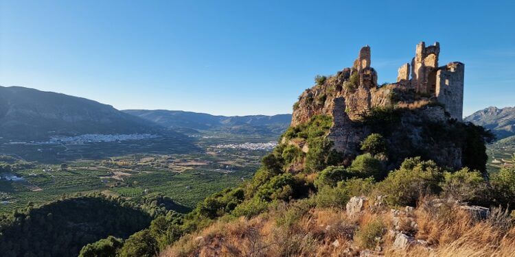 El Camí de la Cadira y el Castillo de la Reina Mora, un bonito recorrido circular en la Valldigna