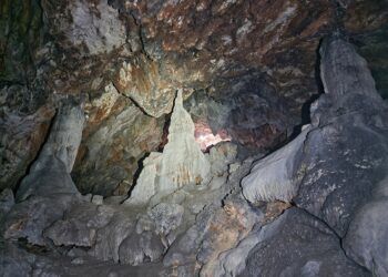 La Cueva de las Maravillas de Tous, una bella cavidad que aún conserva numerosas formaciones