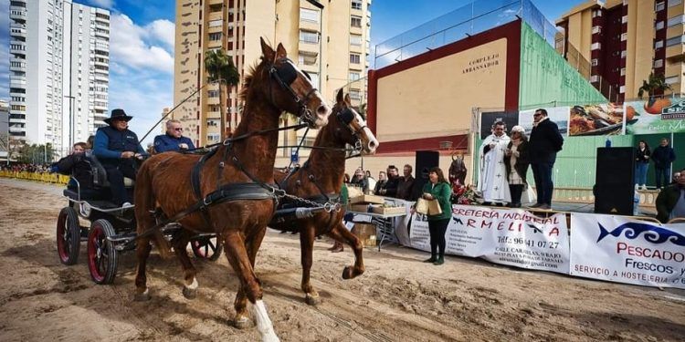 La playa de La Pobla de Farnals celebra en unos días su gran fiesta de San Antonio de la Mar