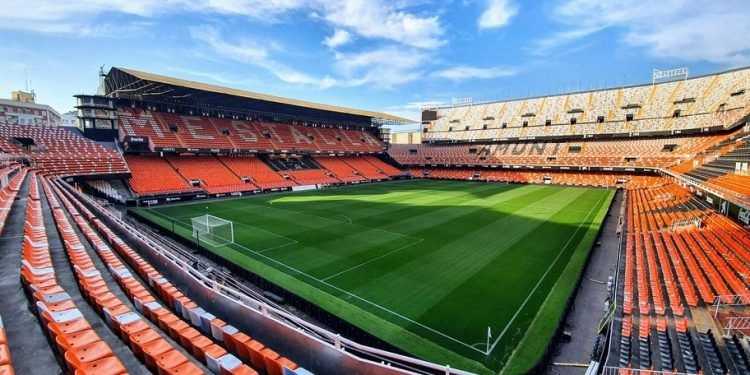 Mestalla vivirá un gran partido de leyendas del Valencia CF con los jugadores del triplete de 2004