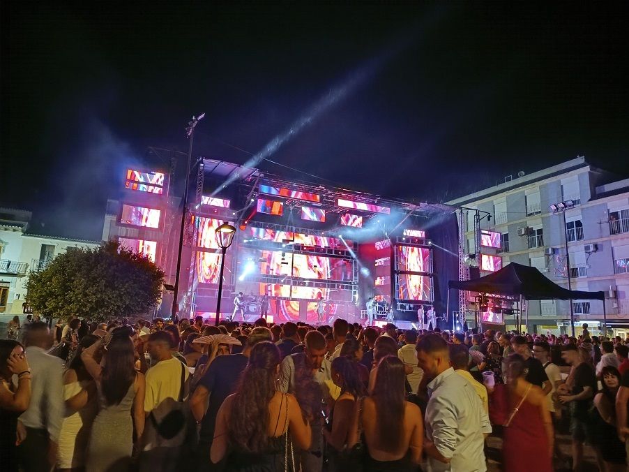 Catadau, Turís, Montserrat, Montroi y una falla de Alcàsser celebran este fin de semana sus Fallas