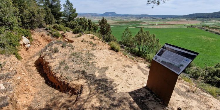 La Ruta de las Trincheras de la Guerra Civil de la Loma del Águila de Titaguas