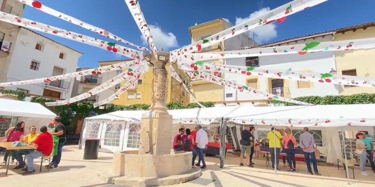 La población de Zarra se pondrá bonita para la segunda edición de su feria de la cereza