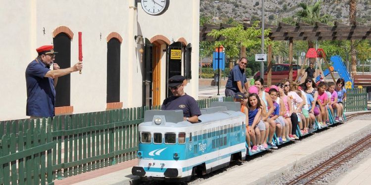 El Parc del Trenet de Benicàssim, un rincón perfecto para montar en un tren en miniatura