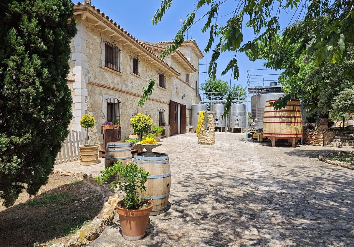 Barón d’Alba, una preciosa bodega castellonense para disfrutar del enoturismo entre viñedos