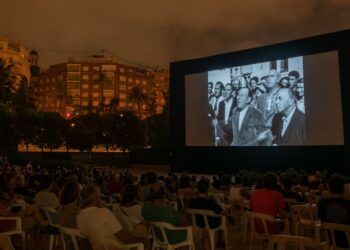 Cine al aire libre en los Jardines del Palau de la Música de Valencia con la Filmoteca d’Estiu 2024
