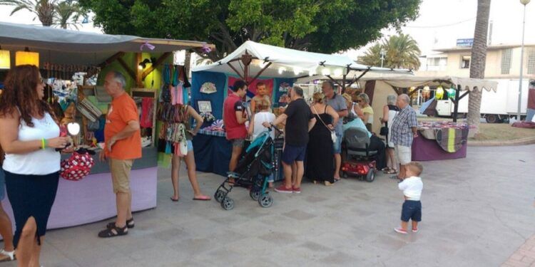 La ‘Fira d’Estiu’ llega para llenar de actividades las dos playas de la Pobla de Farnals