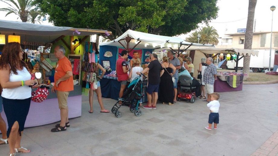 La ‘Fira d’Estiu’ llega para llenar de actividades las dos playas de la Pobla de Farnals