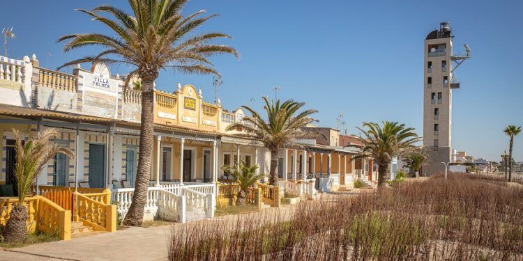 Les Casetes de Nules, unas centenarias villas de verano junto al mar amenazadas de derribo