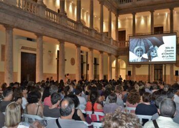 El cine gratuito vuelve al Centre Cultural La Nau de Valencia con el ciclo Nits de Cinema 2024
