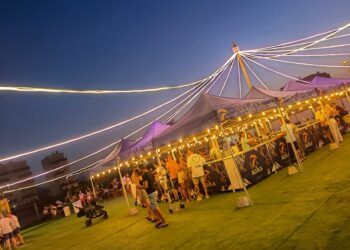 Vuelve Summer Market a la playa de Oliva con gastronomía, música y zona infantil junto al mar