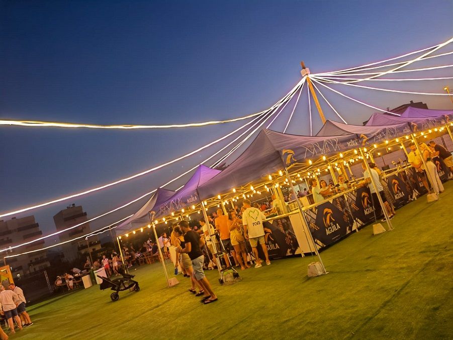 Vuelve Summer Market a la playa de Oliva con gastronomía, música y zona infantil junto al mar