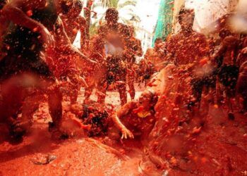 Buñol se prepara para la Tomatina 2024, la batalla de tomates más grande del mundo