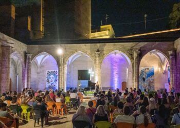 Un claustro gótico del centro de Valencia acoge un festival con siete veladas pianísticas gratuitas