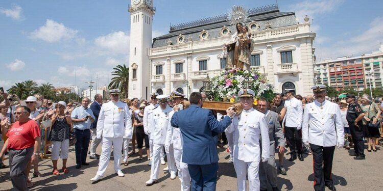 Valencia celebra cada 16 de julio la fiesta de la Virgen del Carmen, una bella tradición marinera