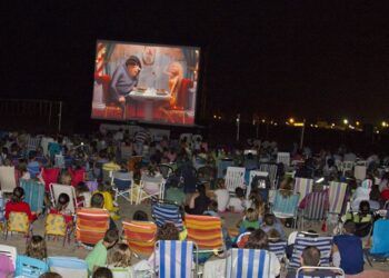 El cine de verano gratuito vuelve a 19 playas de la provincia de Valencia este verano