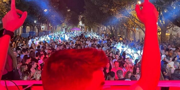 Gran festival gratuito de música remember, comercial y electrónica en Benaguasil con djs locales