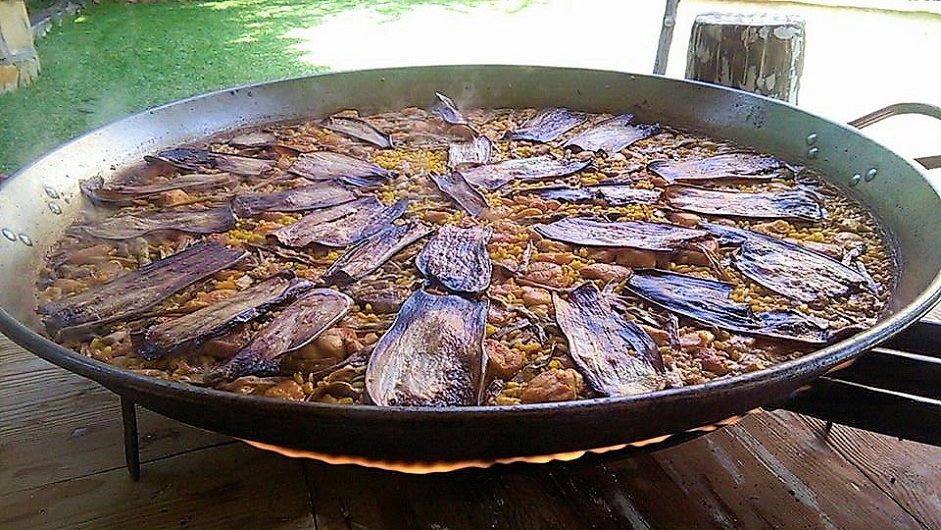 Paella de Verano, una paella valenciana de temporada con berenjenas