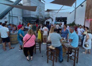 Vuelven los tardeos a la bodega de la Cooperativa de Viver con cata de vinos y música en directo