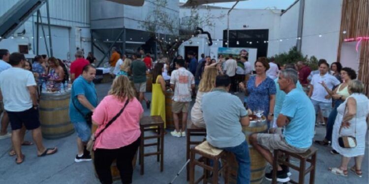 Vuelven los tardeos a la bodega de la Cooperativa de Viver con cata de vinos y música en directo