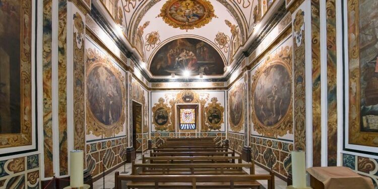La Capilla de la Comunión de la Iglesia Parroquial de Bocairent, la «capilla sixtina de la Mariola»
