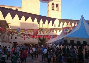 Alaquàs acoge una nueva edición de su mercado medieval para dar la bienvenida a las fiestas