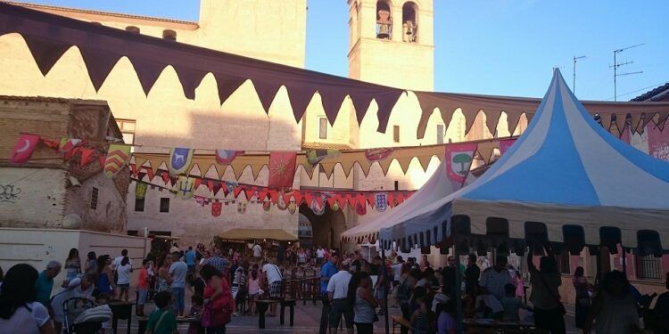 Alaquàs acoge una nueva edición de su mercado medieval para dar la bienvenida a las fiestas