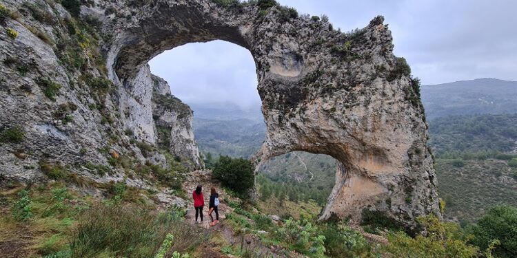 Así es la sencilla ruta para conocer el arco natural más bonito de la Comunitat Valenciana