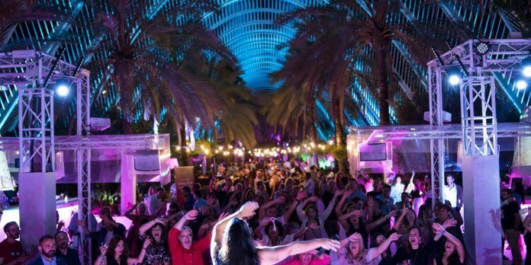 Noche de vino y música este jueves en Valencia con bodegas valencianas y gastronomía de la tierra