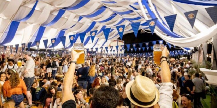 Valencia celebra una nueva Oktoberfest Paulaner con gastronomía bávara, ambientación y juegos